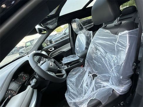 New 2025 Jeep Compass Limited w/ Sun & Sound Group image 11