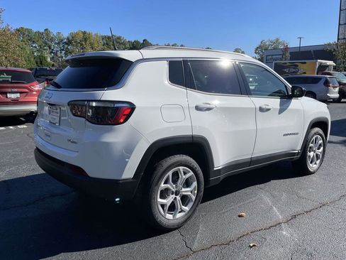 New 2026 Jeep Compass Latitude AWD/4WD image 9