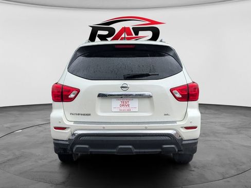 Used 2017 Nissan Pathfinder SL FWD image 4