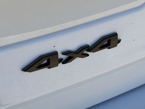 Used 2025 Jeep Grand Cherokee Altitude image 11