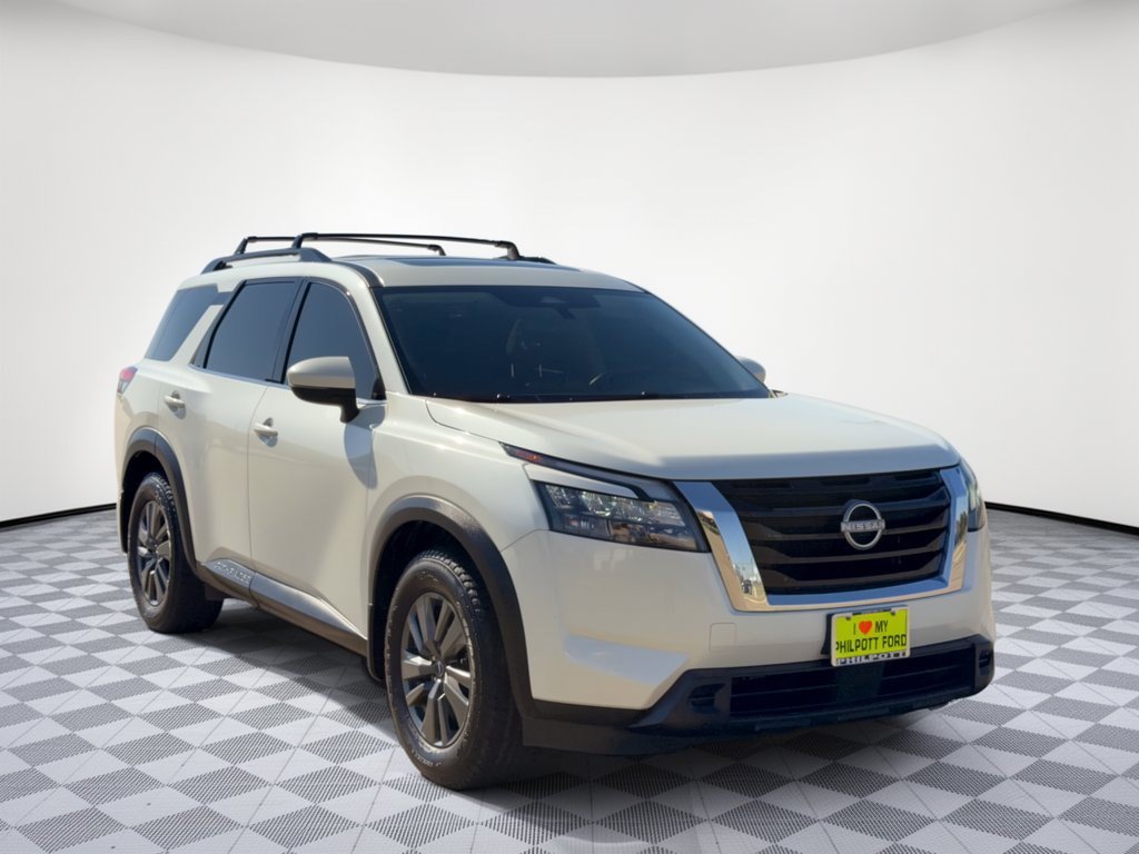Used 2024 Nissan Pathfinder SV w/ SV Premium Package FWD image 7