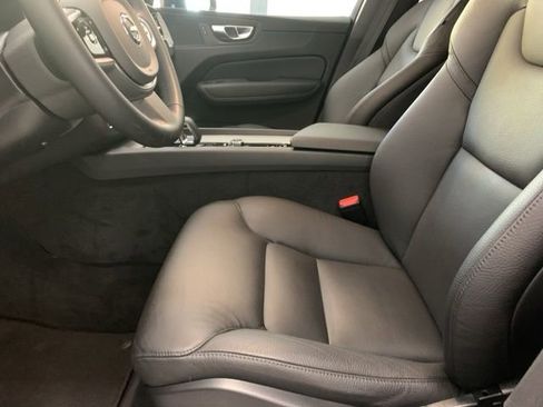 Certified 2025 Volvo XC60 B5 Plus image 9