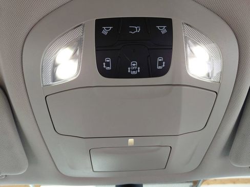 Certified 2023 Chrysler Pacifica Touring-L FWD image 23