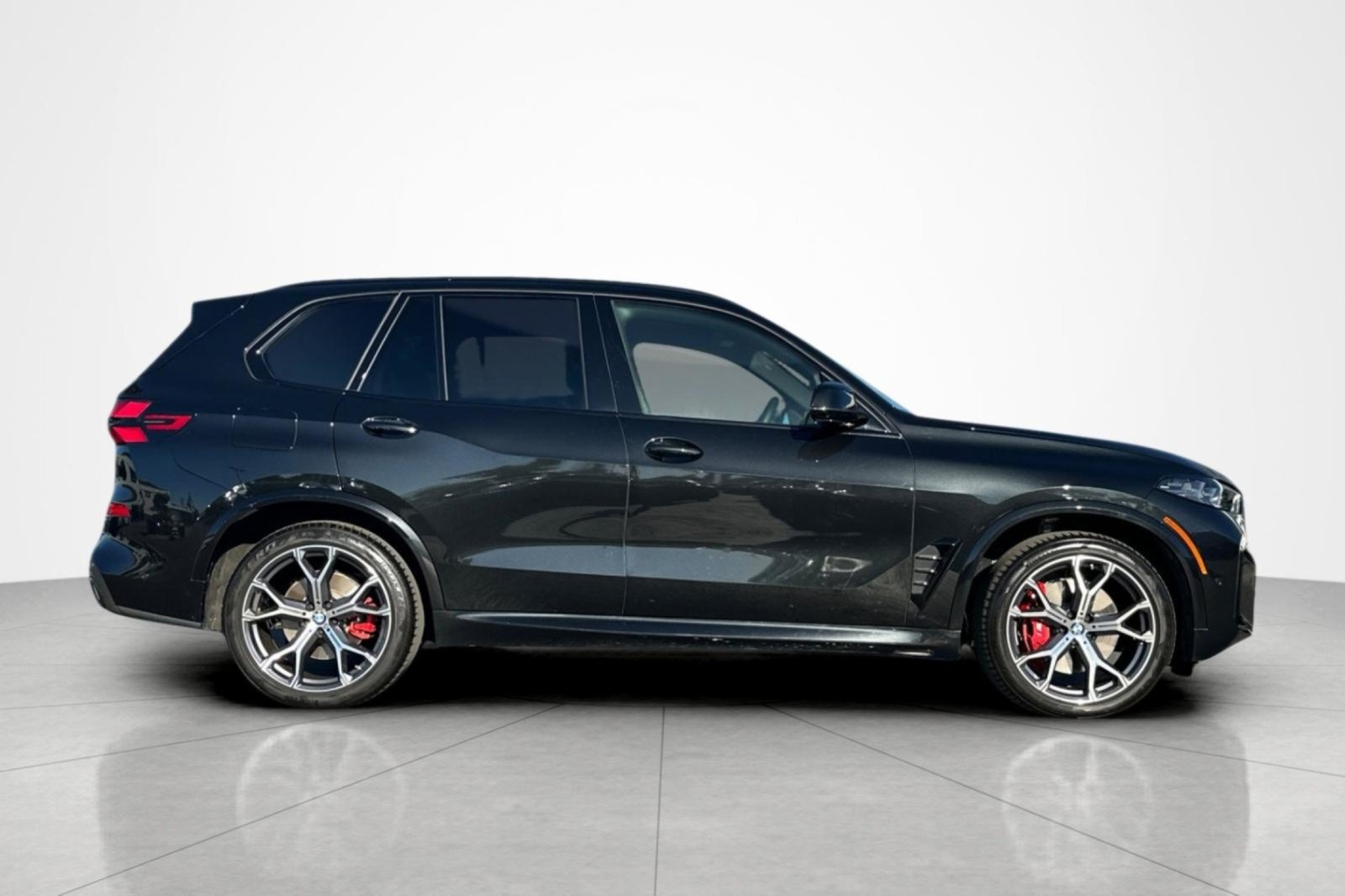 Used 2024 BMW X5 sDrive40i w/ M Sport Package RWD image 6