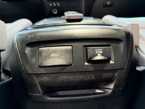 Used 2017 Toyota Sienna AWD image 23