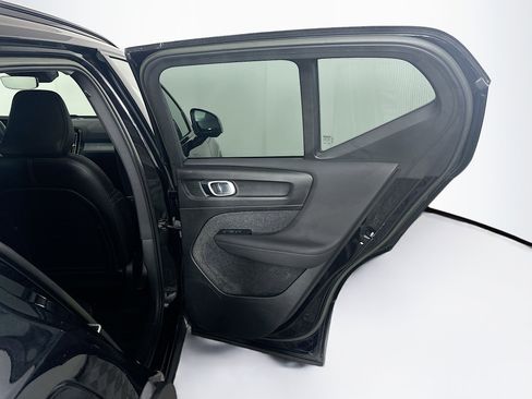 Used 2023 Volvo XC40 B5 Plus w/ Driver Assist Package AWD/4WD image 33