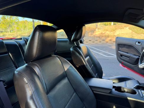 Used 2005 Ford Mustang Premium image 14