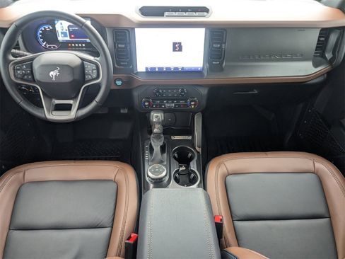 Used 2024 Ford Bronco Outer Banks image 15
