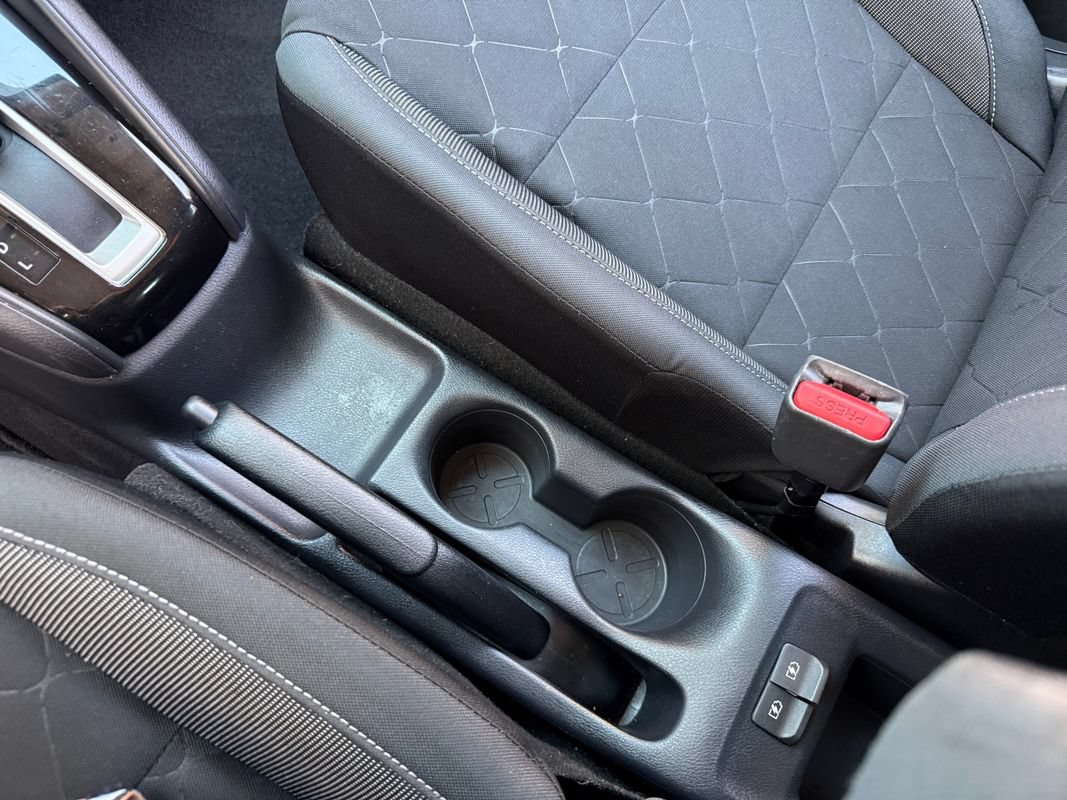 Used 2020 Nissan Kicks S FWD image 37