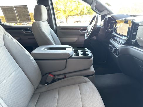 Used 2024 Chevrolet Silverado 1500 LT AWD/4WD image 12