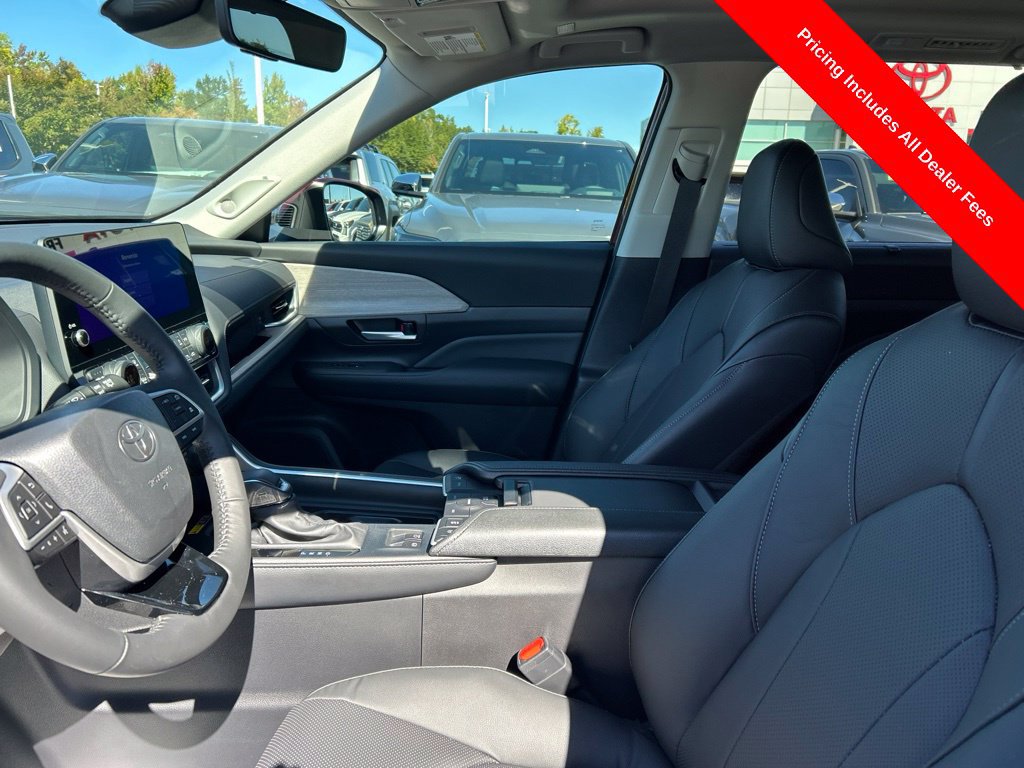 Used 2026 Toyota Grand Highlander AWD image 2