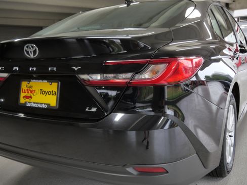Certified 2025 Toyota Camry LE FWD image 18