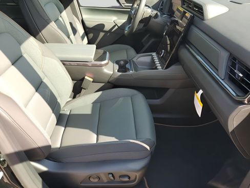 New 2026 GMC Terrain AT4 w/ Convenience Package III image 17