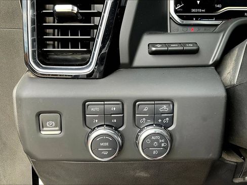 Used 2024 GMC Sierra 2500 Denali Ultimate AWD/4WD image 31