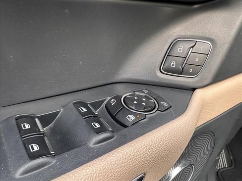 Used 2023 Ford Expedition Limited image 21