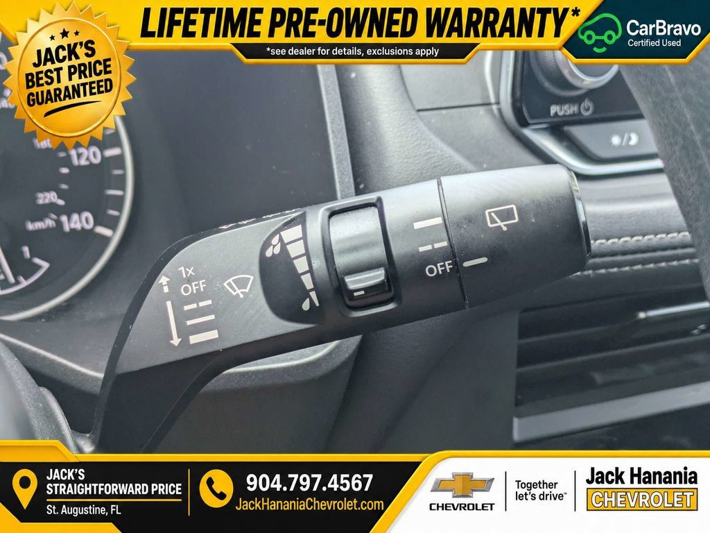 Used 2024 Nissan Rogue SV FWD image 28