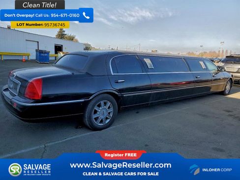 Used 2003 Lincoln Town Car Executive image 4
