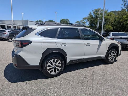 Used 2025 Subaru Outback Premium image 3