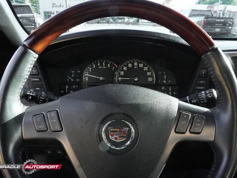 Used 2005 Cadillac XLR image 30