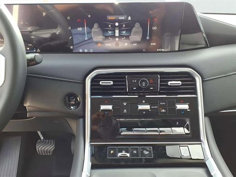 New 2026 Nissan Armada SV image 18