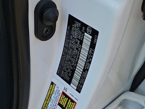 Used 2019 Toyota Camry LE image 26