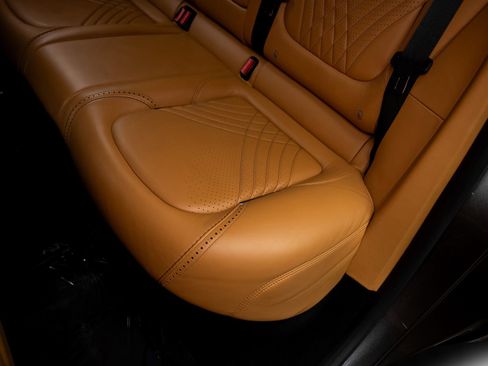 Used 2021 Aston Martin DBX AWD/4WD image 37
