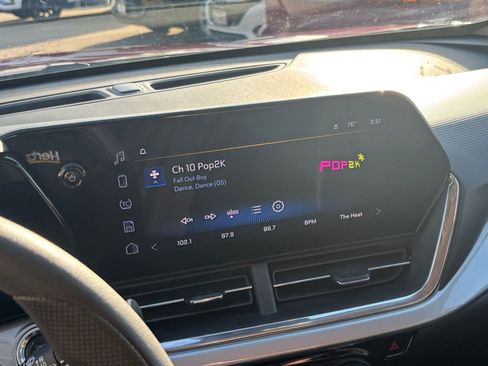 Used 2025 Chevrolet Trax LT image 21