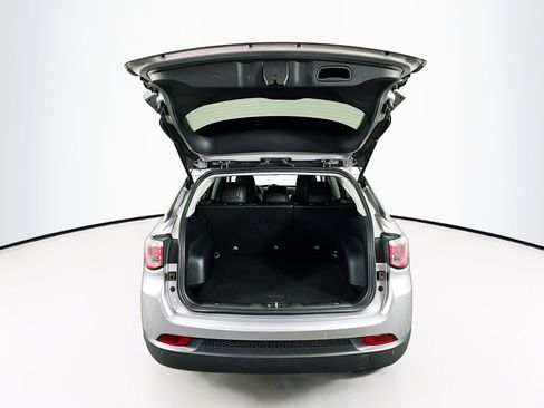 Used 2022 Jeep Compass Limited image 27