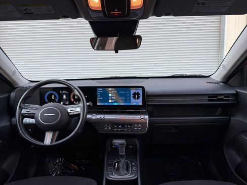 Used 2025 Hyundai Kona SEL image 33