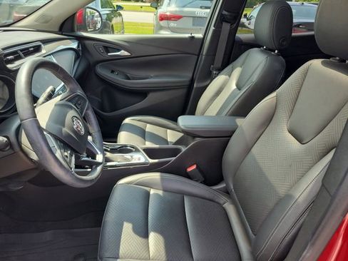 Used 2020 Buick Encore GX Essence w/ Experience Buick Package image 5