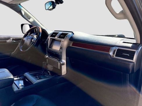 Used 2010 Lexus GX 460 image 31