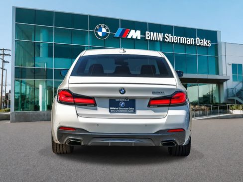 Used 2023 BMW 530i w/ M Sport Package RWD image 5