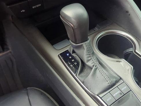 Used 2023 Toyota Camry SE FWD image 21