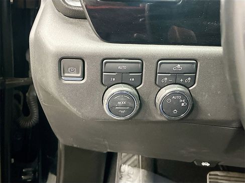 Used 2023 Chevrolet Silverado 1500 LT image 10