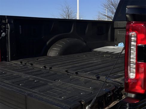 Used 2024 Ford F350 Lariat image 32