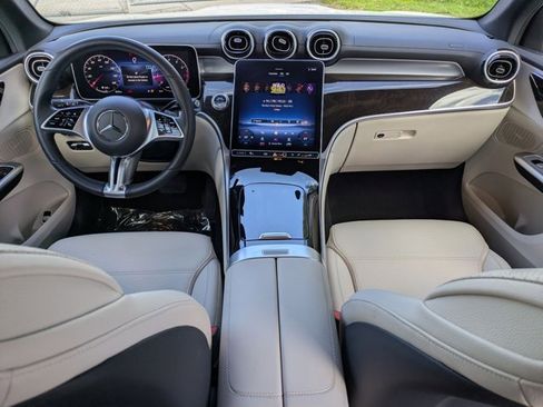 Certified 2023 Mercedes-Benz GLC 300 image 17