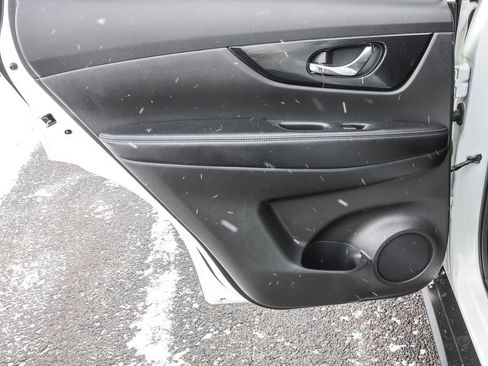 Used 2020 Nissan Rogue SL w/ Premium Package image 30