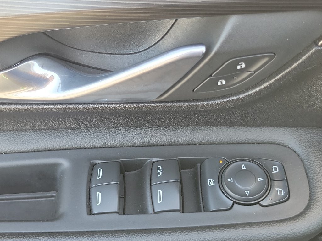 Used 2024 GMC Terrain SLE FWD image 20