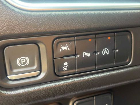 Used 2024 Chevrolet Tahoe LT RWD image 15
