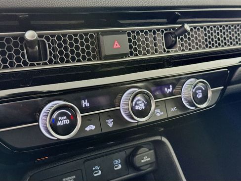 Used 2025 Honda Civic Sport image 9