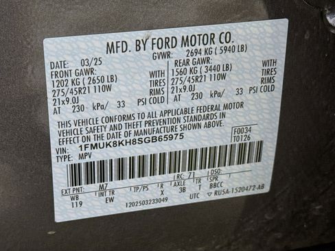 Used 2025 Ford Explorer ST-Line w/ ST-Line Street Pack AWD/4WD image 32