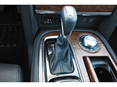 Used 2024 Nissan Armada SL w/ Captain's Chairs Package image 25