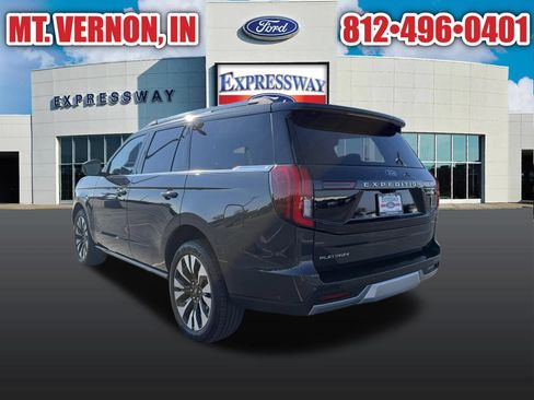 Used 2025 Ford Expedition Platinum w/ Driver's Package AWD/4WD image 8