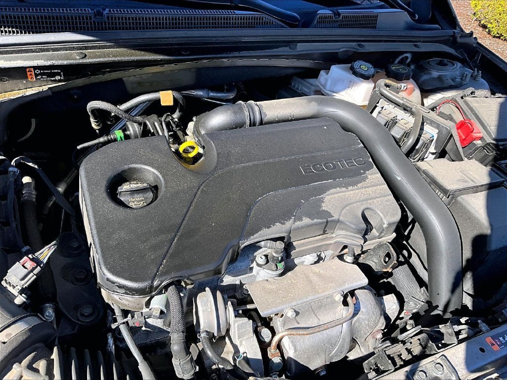 Used 2025 Chevrolet Malibu LT FWD image 33