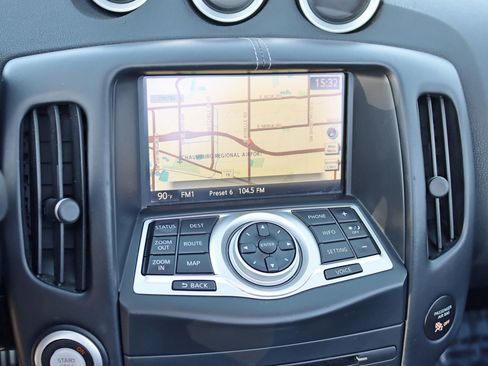 Used 2013 Nissan 370Z Touring image 21