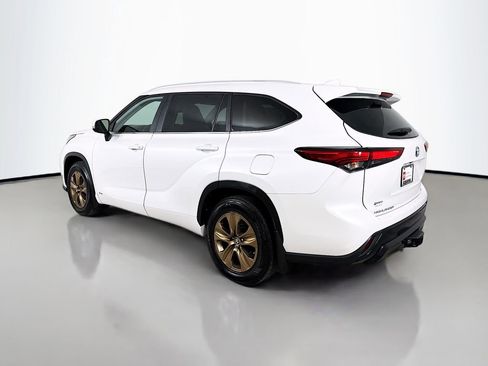 Used 2023 Toyota Highlander Bronze Edition AWD/4WD image 6