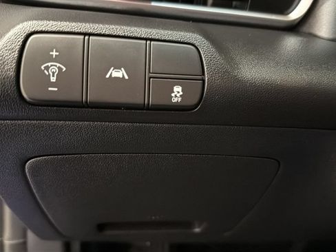 Used 2023 Hyundai Elantra SEL w/ Convenience Package FWD image 17