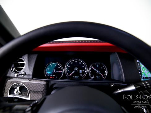 Used 2022 Rolls-Royce Cullinan Black Badge image 14