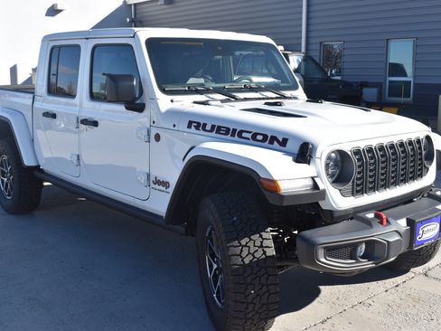 New 2025 Jeep Gladiator Rubicon w/ Convenience Group image 3