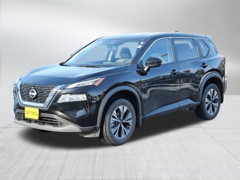 Used 2023 Nissan Rogue SV image 3